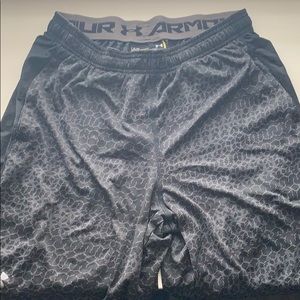 Men’s Large UA athletic shorts